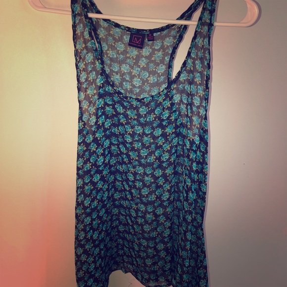 Sheer loose tank - Picture 1 of 2